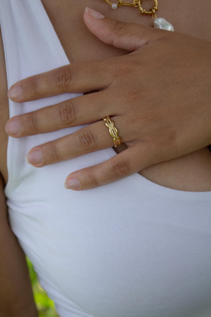 Anel Kiss from the Sea