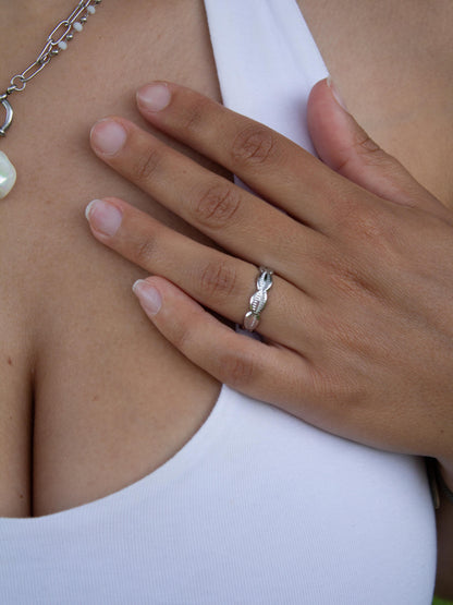 Anel Kiss from the Sea