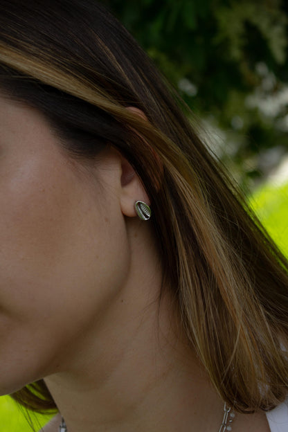 Brincos Kiss from the Sea